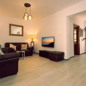 alhaurin-old-town-casa-flamingo-2-bed-apartment.1costadelsol.com/